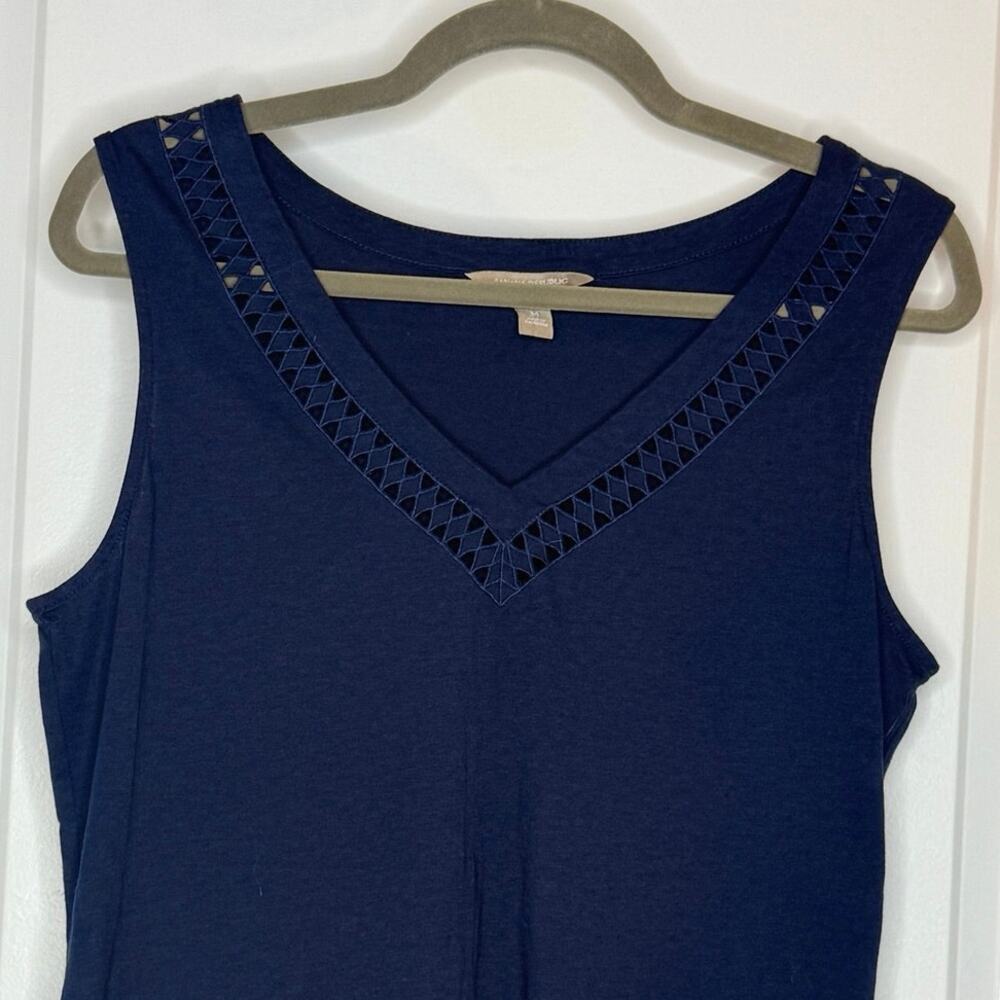 Banana Republic Sz M Dark Navy Blue V-neck Eyelet Trim Neckline | EUC